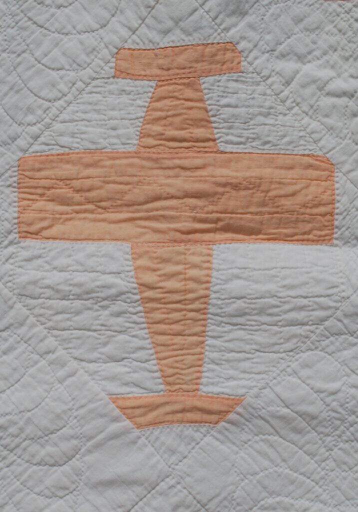 Q 22 child's airplane quilt 3