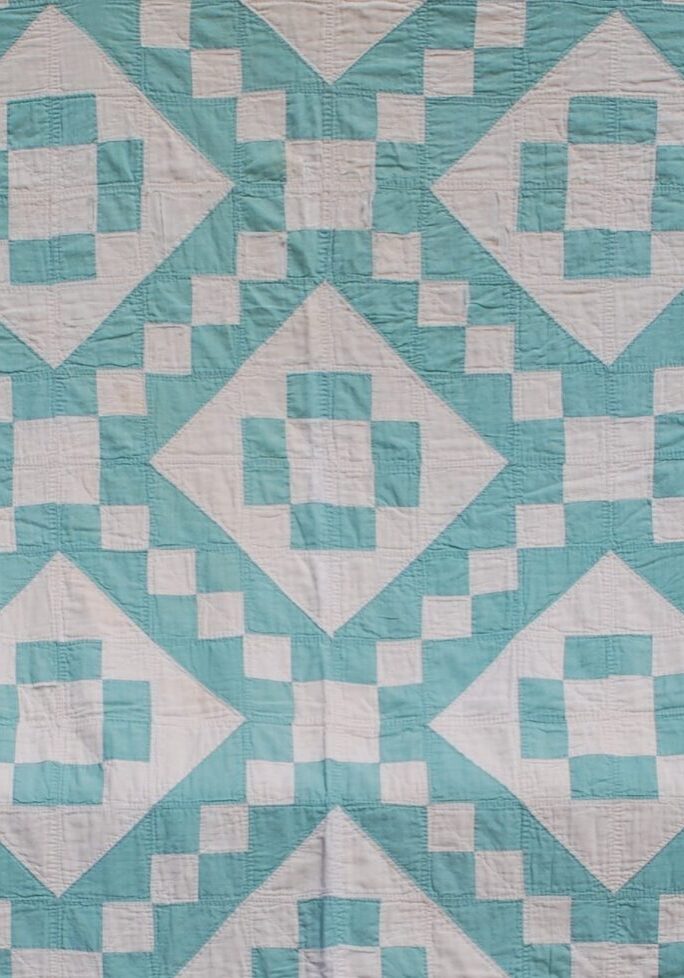 Q5 - chain and bar patterned quilt